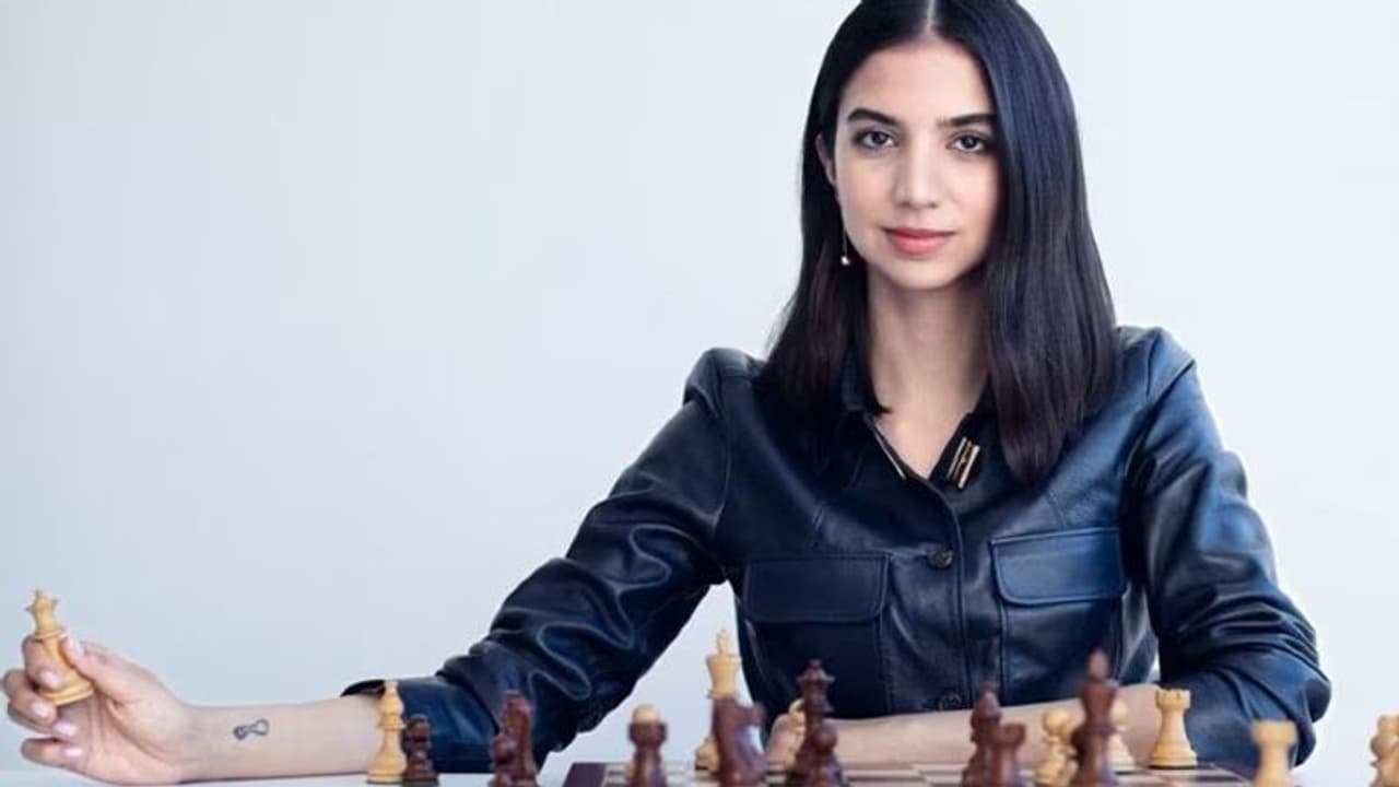 ಹಿಜಾಬ್ ಧರಿಸಿದರೆ ನಾ ನಾನಾಗಿರಲ್ಲ ಎಂದ ಇರಾನ್‌ನ ಚೆಸ್ ಆಟಗಾರ್ತಿ 