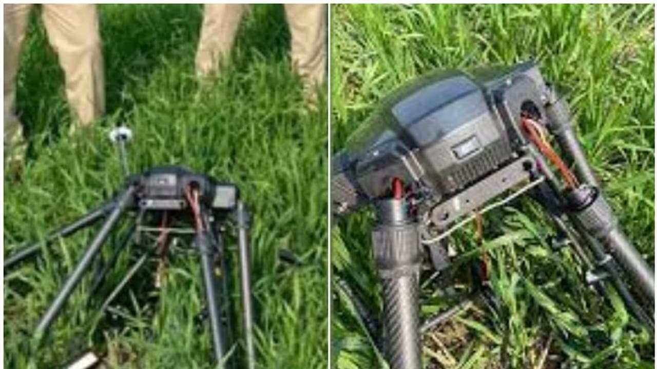 മയക്കുമരുന്ന് കടത്തിന് ഡ്രോൺ, വെടിവച്ചിട്ട് പൊലീസ്, 5 കിലോ ഹെറോയിൻ കണ്ടെടുത്തു; പ്രതികൾ പിടിയിൽ മയക്കുമരുന്ന് കടത്തിന് ഡ്രോൺ, വെടിവച്ചിട്ട് പൊലീസ്, 5 കിലോ ഹെറോയിൻ കണ്ടെടുത്തു; പ്രതികൾ പിടിയിൽ