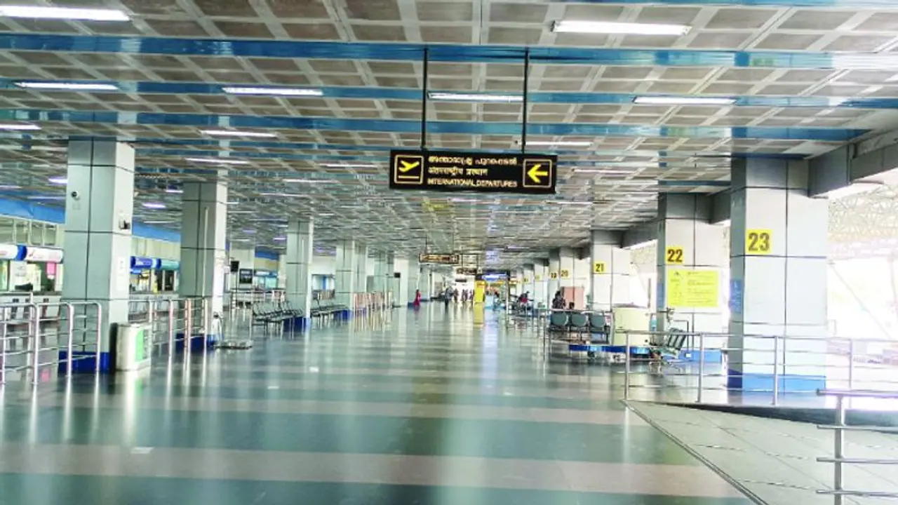 അബുദാബിയില്‍ നിന്ന് കരിപ്പൂരിൽ വന്നിറങ്ങി 2 പേർ; സംശയം തോന്നി പരിശോധന, പിടിച്ചത് 9 കോടിയുടെ ഹൈബ്രിഡ് കഞ്ചാവ് 