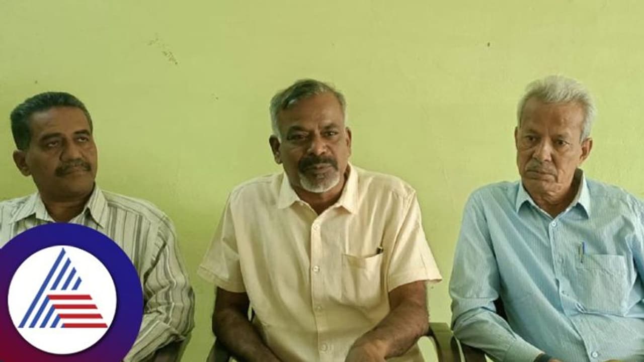 ಚಿತ್ರದುರ್ಗ ಜಿಲ್ಲಾ ಕನ್ನಡ ಸಾಹಿತ್ಯ ಸಮ್ಮೇಳನದಲ್ಲಿ ಅಪಮಾನ ಆರೋಪ, ರಾಜ್ಯಾಧ್ಯಕ್ಷ ಜೋಷಿ ರಾಜೀನಾಮೆಗೆ ಒತ್ತಾಯ ಚಿತ್ರದುರ್ಗ ಜಿಲ್ಲಾ ಕನ್ನಡ ಸಾಹಿತ್ಯ ಸಮ್ಮೇಳನದಲ್ಲಿ ಅಪಮಾನ ಆರೋಪ, ರಾಜ್ಯಾಧ್ಯಕ್ಷ ಜೋಷಿ ರಾಜೀನಾಮೆಗೆ ಒತ್ತಾಯ