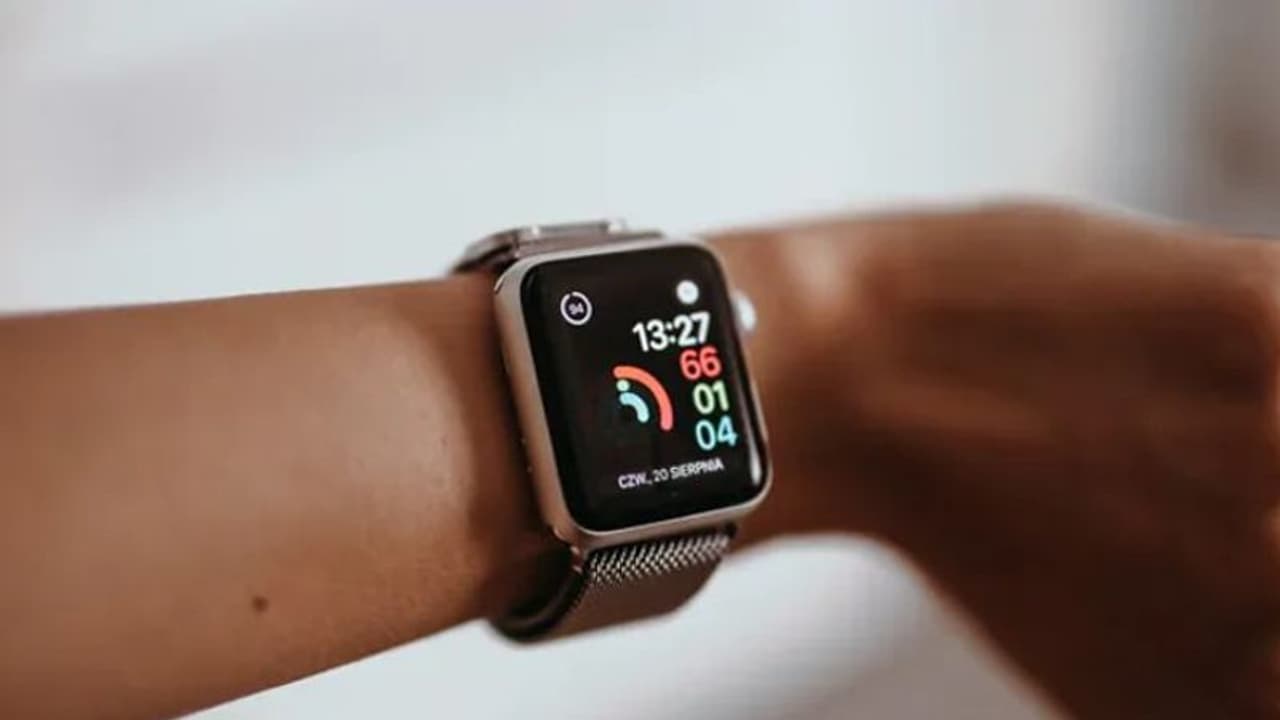 ഗര്ഭിണിയുടെ ജീവൻ അപകടത്തിലായി; രക്ഷയായത് ആപ്പിള് വാച്ച്... ഗര്ഭിണിയുടെ ജീവൻ അപകടത്തിലായി; രക്ഷയായത് ആപ്പിള് വാച്ച്...