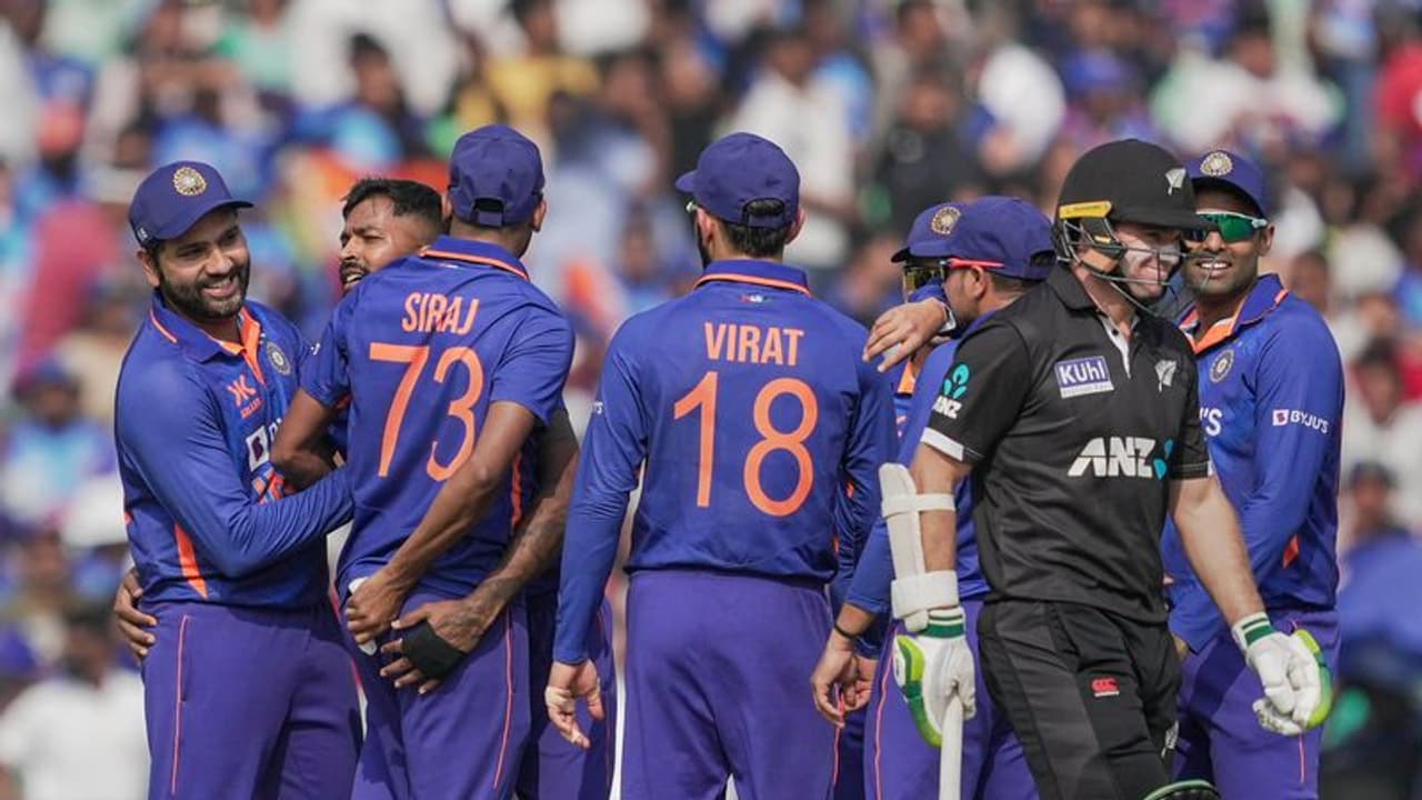 கடைசி ODI யிலும் இந்தியா அபார வெற்றி..! நியூசிலாந்தை ஒயிட்வாஷ் செய்து ஒருநாள் தொடரை வென்று இந்தியா சாதனை 