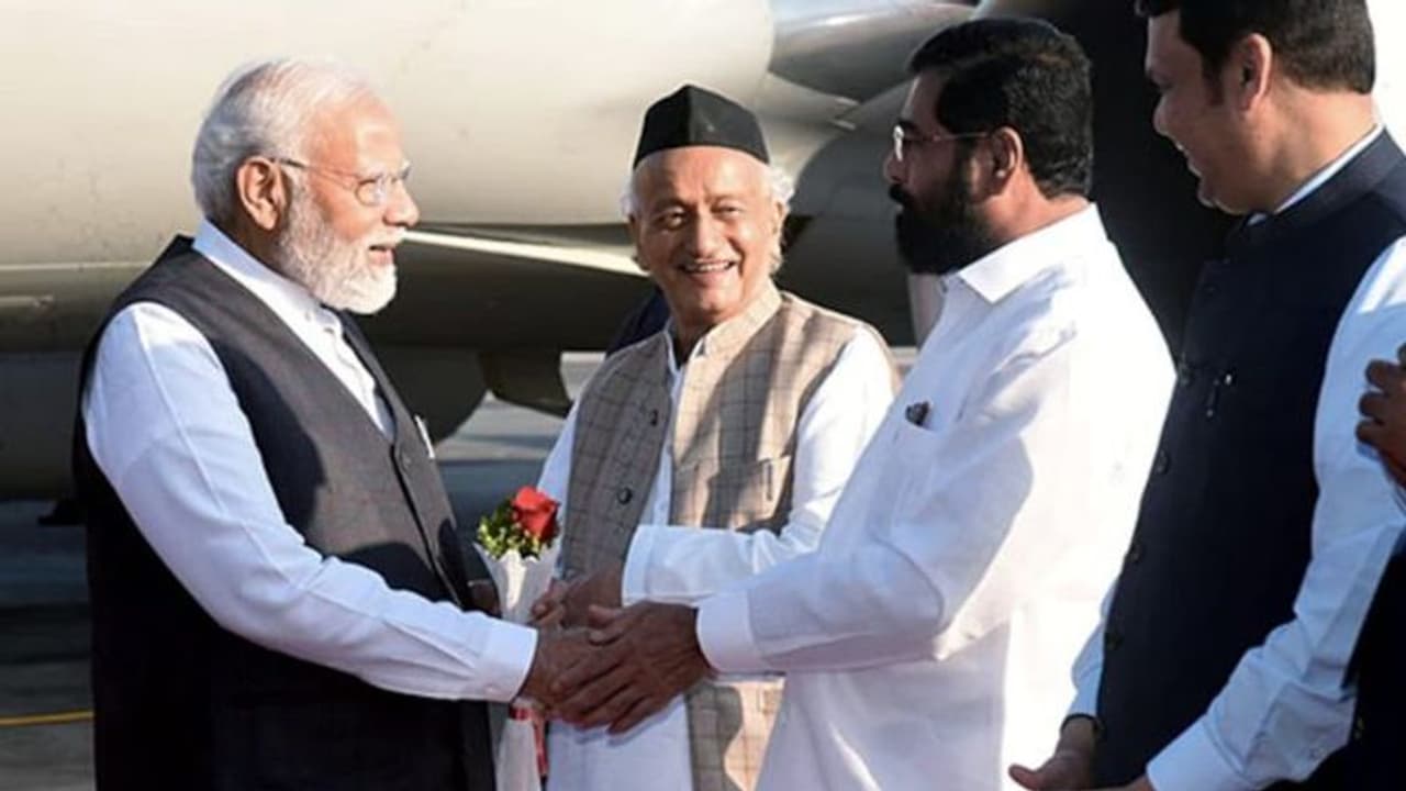 ஆளுநர் பதவியே வேண்டாம்.. மகாராஷ்டிரா ஆளுநர் அதிரடி ராஜினாமா யார் இந்த பகத்சிங் கோஷ்யாரி ? ஆளுநர் பதவியே வேண்டாம்.. மகாராஷ்டிரா ஆளுநர் அதிரடி ராஜினாமா யார் இந்த பகத்சிங் கோஷ்யாரி ?