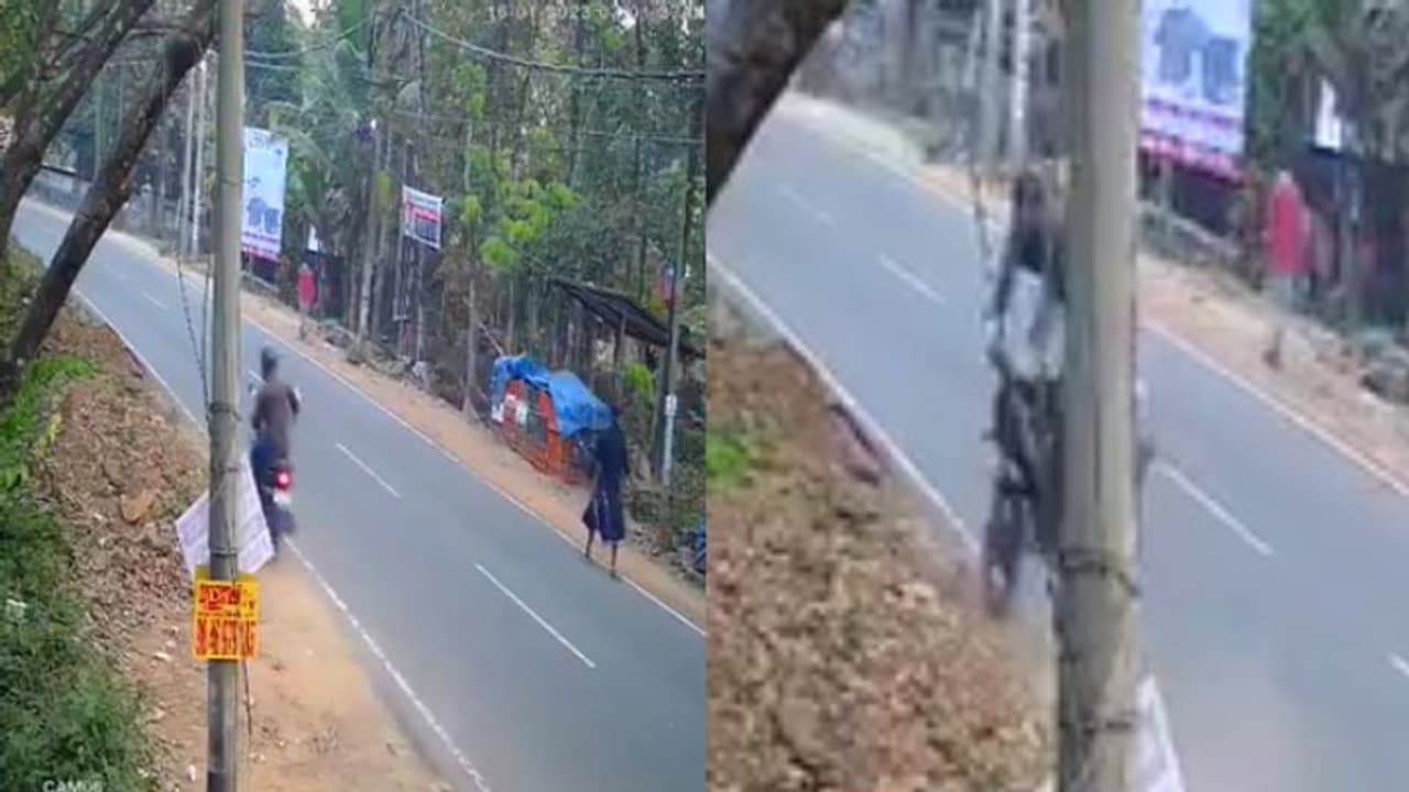 கவனக்குறைவாக குழந்தையுடன் சாலையை கடந்த பெண் விபத்தில் தூக்கி வீசப்பட்ட காட்சி கவனக்குறைவாக குழந்தையுடன் சாலையை கடந்த பெண் விபத்தில் தூக்கி வீசப்பட்ட காட்சி