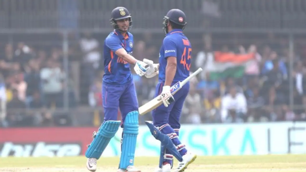 ఆరంభం అదుర్స్.. మిడిలార్డర్ తుస్.. ఇండోర్లో కివీస్ ముందు భారీ స్కోరు ఆరంభం అదుర్స్.. మిడిలార్డర్ తుస్.. ఇండోర్లో కివీస్ ముందు భారీ స్కోరు