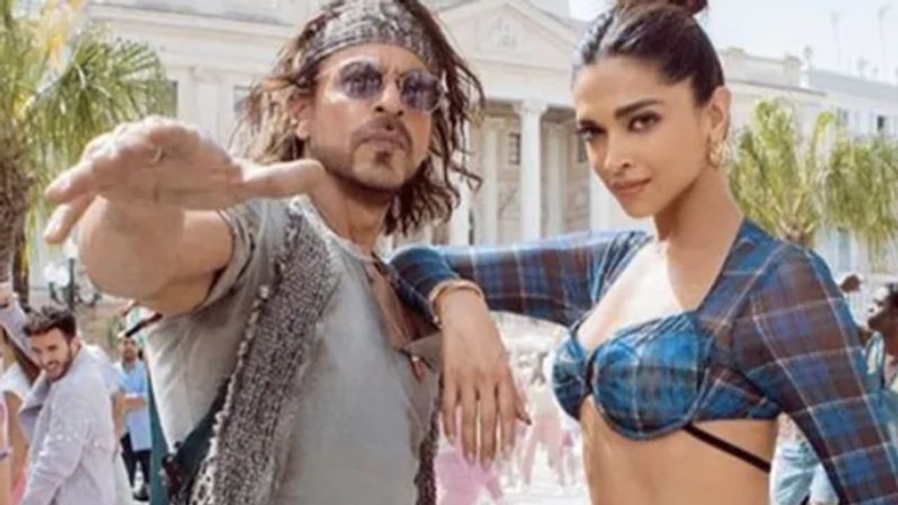 റെക്കോര്ഡ് നേട്ടവുമായി 'പഠാൻ', ഷാരൂഖ് ചിത്രത്തിന്റെ റിലീസ് 100ലധികം രാജ്യങ്ങളില് റെക്കോര്ഡ് നേട്ടവുമായി 'പഠാൻ', ഷാരൂഖ് ചിത്രത്തിന്റെ റിലീസ് 100ലധികം രാജ്യങ്ങളില്