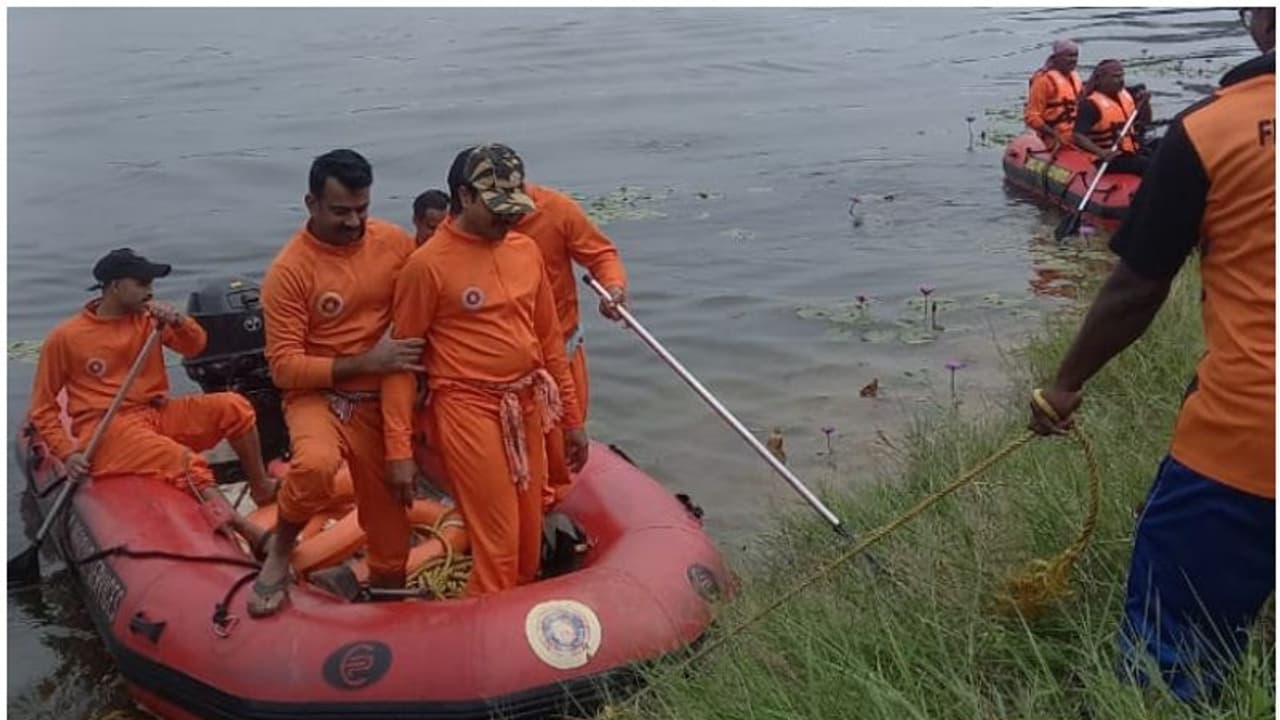 ഭർത്താവിനൊപ്പം വിറക് ശേഖരിക്കാൻ പോകവെ ഡാമിൽ കാണാതായ യുവതി; മൂന്ന് നാൾ തിരച്ചിലിനൊടുവിൽ മൃതദേഹം കണ്ടെത്തി ഭർത്താവിനൊപ്പം വിറക് ശേഖരിക്കാൻ പോകവെ ഡാമിൽ കാണാതായ യുവതി; മൂന്ന് നാൾ തിരച്ചിലിനൊടുവിൽ മൃതദേഹം കണ്ടെത്തി