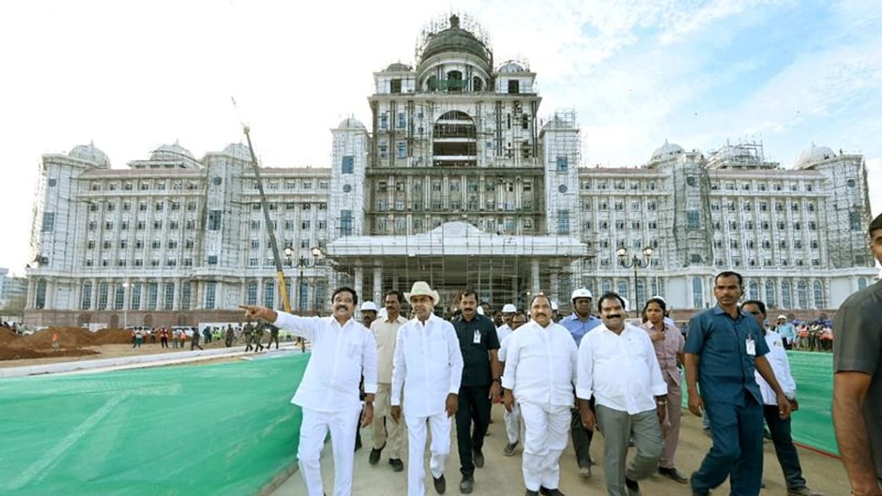 ప్రారంభానికి సిద్ధమైన తెలంగాణ కొత్త సచివాలయం.. అధికారులకు కేసీఆర్ కీలక సూచనలు ప్రారంభానికి సిద్ధమైన తెలంగాణ కొత్త సచివాలయం.. అధికారులకు కేసీఆర్ కీలక సూచనలు