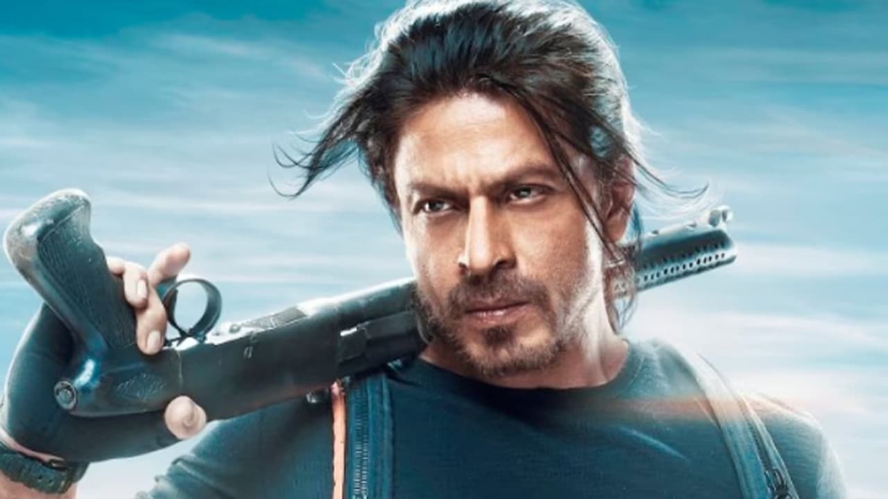 shahrukh khan pathaan movie release fans review and twitter reaction shahrukh khan pathaan movie release fans review and twitter reaction