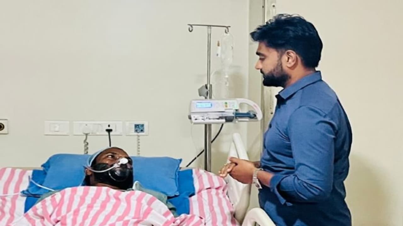 వైసీపీ ఎమ్మెల్యే తెల్లం బాలరాజుకు తీవ్ర అస్వస్థత.. గుండెలో నొప్పి రావడంతో ఆస్పత్రిలో చికిత్స.. వైసీపీ ఎమ్మెల్యే తెల్లం బాలరాజుకు తీవ్ర అస్వస్థత.. గుండెలో నొప్పి రావడంతో ఆస్పత్రిలో చికిత్స..