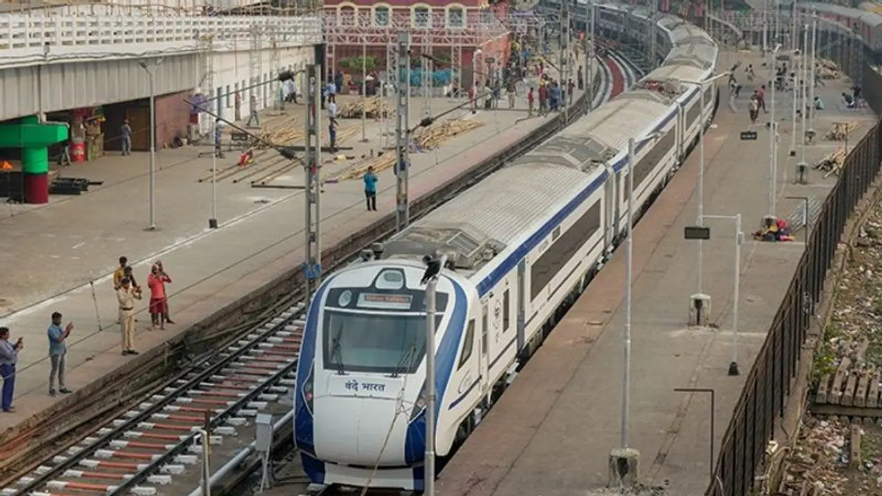 100 ಕಿ.ಮೀ. ದೂರದ ನಗರಗಳ ಮಧ್ಯೆ ವಂದೇ ಮೆಟ್ರೋ ರೈಲು: ಬೆಂಗಳೂರು, ತುಮಕೂರು, ರಾಮನಗರಕ್ಕೆ ಲಭ್ಯ..? 100 ಕಿ.ಮೀ. ದೂರದ ನಗರಗಳ ಮಧ್ಯೆ ವಂದೇ ಮೆಟ್ರೋ ರೈಲು: ಬೆಂಗಳೂರು, ತುಮಕೂರು, ರಾಮನಗರಕ್ಕೆ ಲಭ್ಯ..?