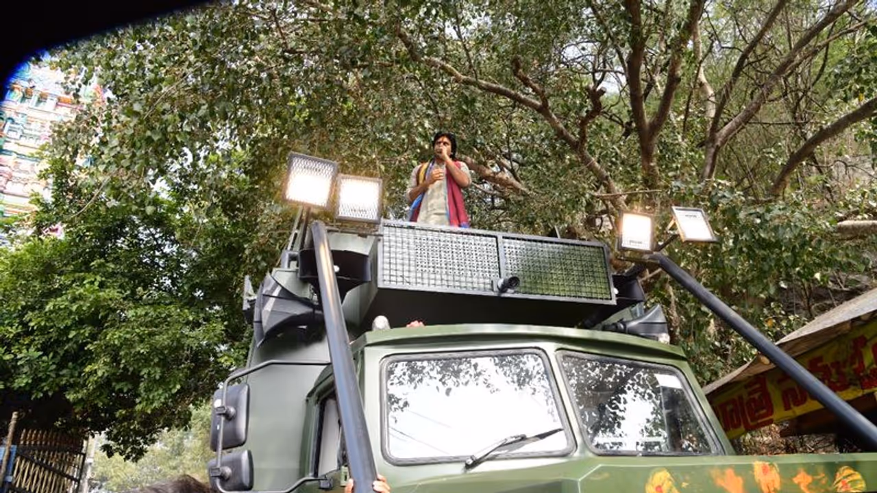 వచ్చే ఎన్నికల్లో జనసేన బలమైన ముద్ర: పవన్ కళ్యాణ్.. రేపు ‘వారాహి’ యాత్ర రెండో విడత ప్రారంభం వచ్చే ఎన్నికల్లో జనసేన బలమైన ముద్ర: పవన్ కళ్యాణ్.. రేపు ‘వారాహి’ యాత్ర రెండో విడత ప్రారంభం