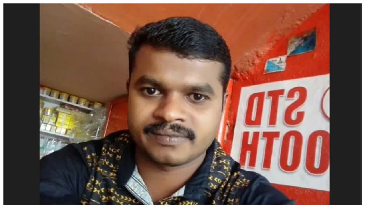 ഇന്ന് വിൽക്കാനുള്ള പൂക്കൾ വരെ വാങ്ങി വെച്ചു; ഫ്‌ളവര്‍ സ്റ്റാള്‍ ഉടമ തൂങ്ങിമരിച്ചു; ഞെട്ടലോടെ സമീപവാസികൾ 