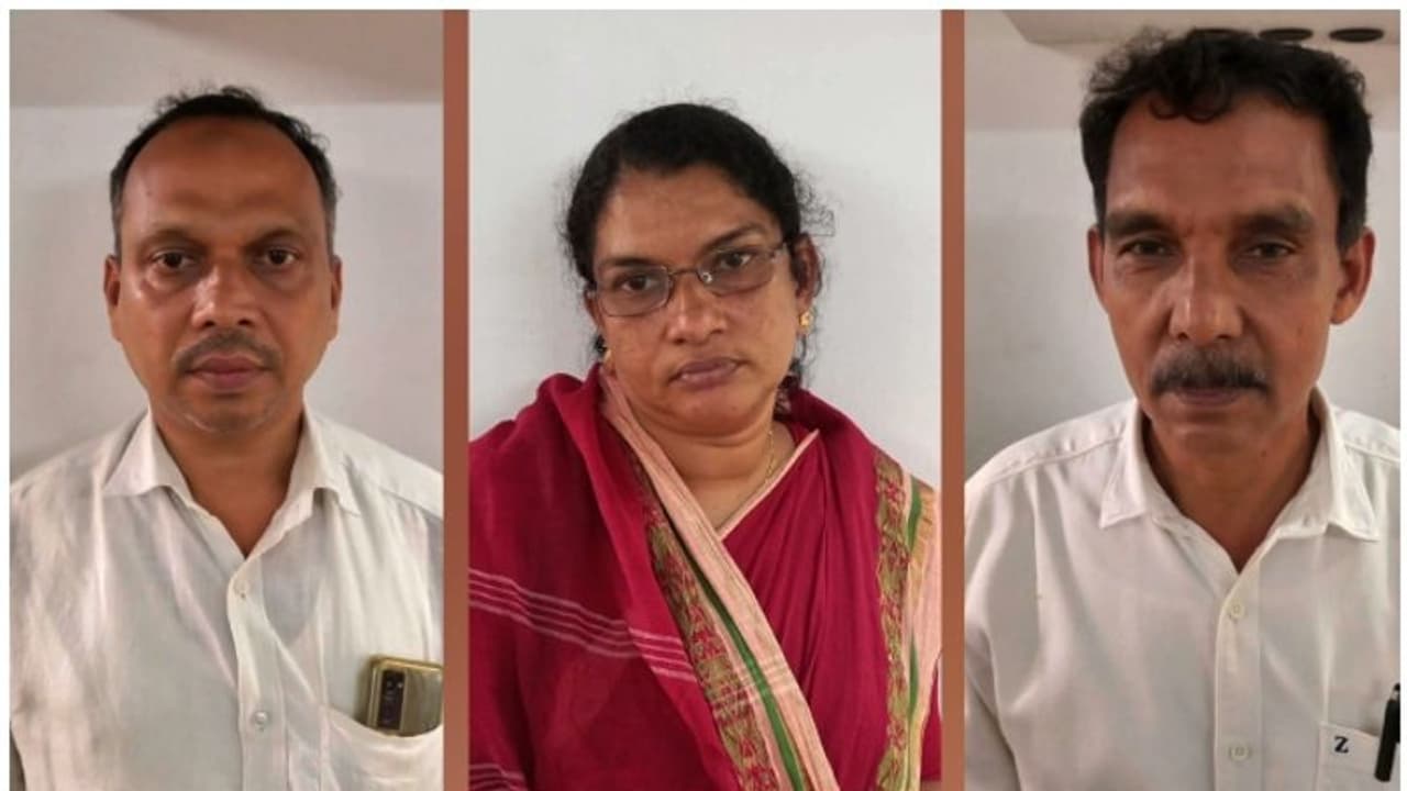 കെഎസ്എഫ്ഇ ചിട്ടിക്ക് ഈടായി വ്യാജരേഖ നൽകി തട്ടിപ്പ്; എട്ട് പേർ അറസ്റ്റിൽ കെഎസ്എഫ്ഇ ചിട്ടിക്ക് ഈടായി വ്യാജരേഖ നൽകി തട്ടിപ്പ്; എട്ട് പേർ അറസ്റ്റിൽ