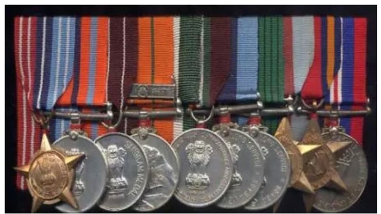 സൈനിക മെഡലുകൾ പ്രഖ്യാപിച്ചു, 7 പേർക്ക് ശൗര്യചക്ര, 2 പേര്‍ക്ക് കീര്‍ത്തിചക്ര, മലയാളിക്ക് പരംവിശിഷ്ട സേവ മെഡല്‍