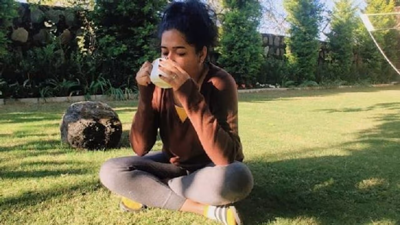 വിവാഹമോചനത്തിന്റെ നാലാം വാർഷികം ആഘോഷിച്ച് യുവതി, സ്വാതന്ത്ര്യത്തിന്റെ നാലാം വർഷം എന്ന് അടിക്കുറിപ്പും വിവാഹമോചനത്തിന്റെ നാലാം വാർഷികം ആഘോഷിച്ച് യുവതി, സ്വാതന്ത്ര്യത്തിന്റെ നാലാം വർഷം എന്ന് അടിക്കുറിപ്പും