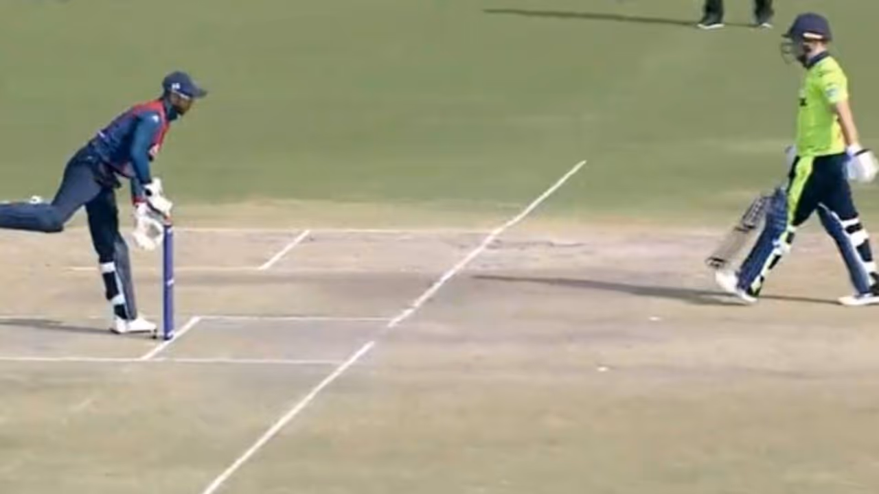 ഐസിസി സ്പിരിറ്റ് ഓഫ് ക്രിക്കറ്റ് പുരസ്കാരം നേപ്പാള് താരത്തിന്, ഒരിക്കലും മറക്കാനാവില്ല ആ നിമിഷം വീഡിയോ ഐസിസി സ്പിരിറ്റ് ഓഫ് ക്രിക്കറ്റ് പുരസ്കാരം നേപ്പാള് താരത്തിന്, ഒരിക്കലും മറക്കാനാവില്ല ആ നിമിഷം വീഡിയോ