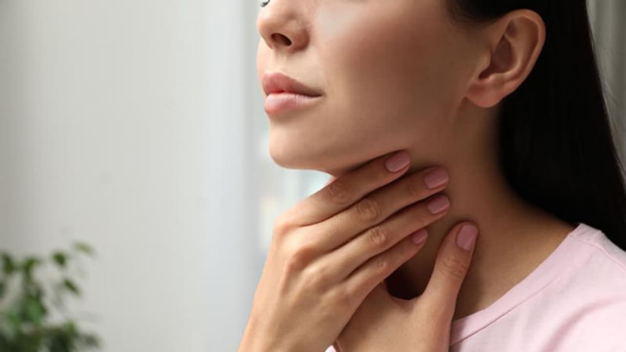 ഹൈപ്പോതൈറോയിഡിസം; അറിയാം ഈ ലക്ഷണങ്ങള്... ഹൈപ്പോതൈറോയിഡിസം; അറിയാം ഈ ലക്ഷണങ്ങള്...