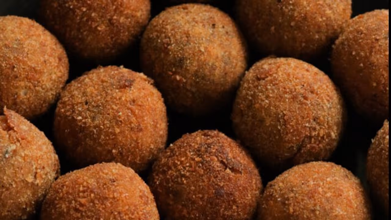 க்ரிஸ்பி அண்ட் க்ரன்ச்சி ஃபிஷ் பால்ஸ் செய்யலாம் வாங்க! க்ரிஸ்பி அண்ட் க்ரன்ச்சி ஃபிஷ் பால்ஸ் செய்யலாம் வாங்க!