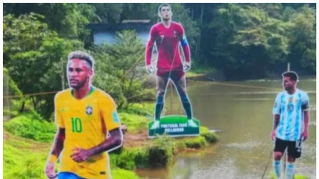 പുള്ളാവൂർ പുഴയിൽ കട്ടൗട്ടുകൾ സ്ഥാപിച്ച സംഭവം; കൊടുവള്ളി നഗരസഭക്കെതിരെയുള്ള ഹർജി ഹൈക്കോടതി തള്ളി പുള്ളാവൂർ പുഴയിൽ കട്ടൗട്ടുകൾ സ്ഥാപിച്ച സംഭവം; കൊടുവള്ളി നഗരസഭക്കെതിരെയുള്ള ഹർജി ഹൈക്കോടതി തള്ളി