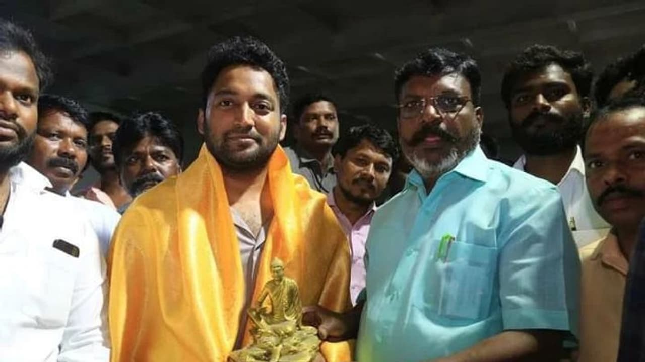 காதலிப்பதாக கூறி பணம் பறித்து ஏமாற்றினார் விக்ரமன்? திருமாவளவனுக்கு கடிதம் எழுதி பரபரப்பு ஏற்படுத்திய இளம்பெண் காதலிப்பதாக கூறி பணம் பறித்து ஏமாற்றினார் விக்ரமன்? திருமாவளவனுக்கு கடிதம் எழுதி பரபரப்பு ஏற்படுத்திய இளம்பெண்