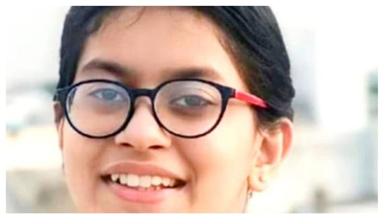 പ്ലസ് വൺ വിദ്യാർഥി സ്കൂളിൽ ഹൃദയാഘാതത്തെ തുടർന്ന് കുഴഞ്ഞുവീണ് മരിച്ചു