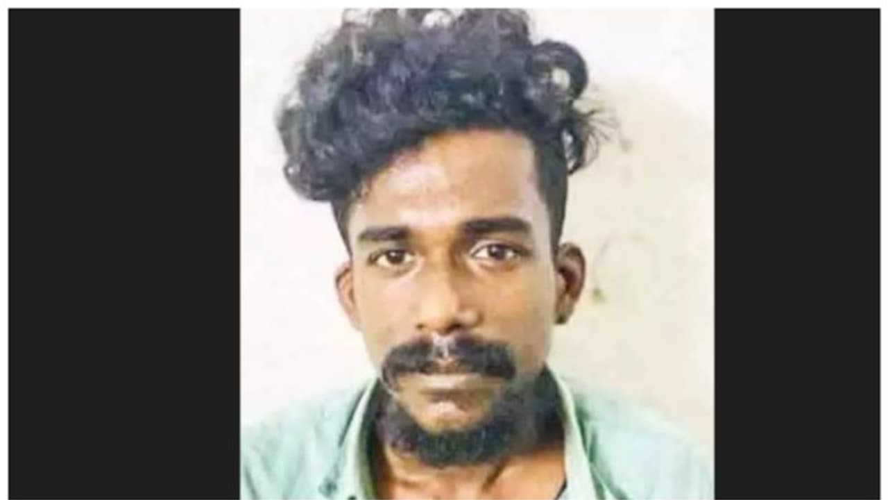 യുവതിയോട് മോശം പെരുമാറ്റമുൾപ്പെടെ നിരവധി കേസുകൾ; മതിൽ ചാടി രക്ഷപ്പെട്ട പ്രതിക്കായി ലുക്ക്ഔട്ട് നോട്ടീസ് യുവതിയോട് മോശം പെരുമാറ്റമുൾപ്പെടെ നിരവധി കേസുകൾ; മതിൽ ചാടി രക്ഷപ്പെട്ട പ്രതിക്കായി ലുക്ക്ഔട്ട് നോട്ടീസ്