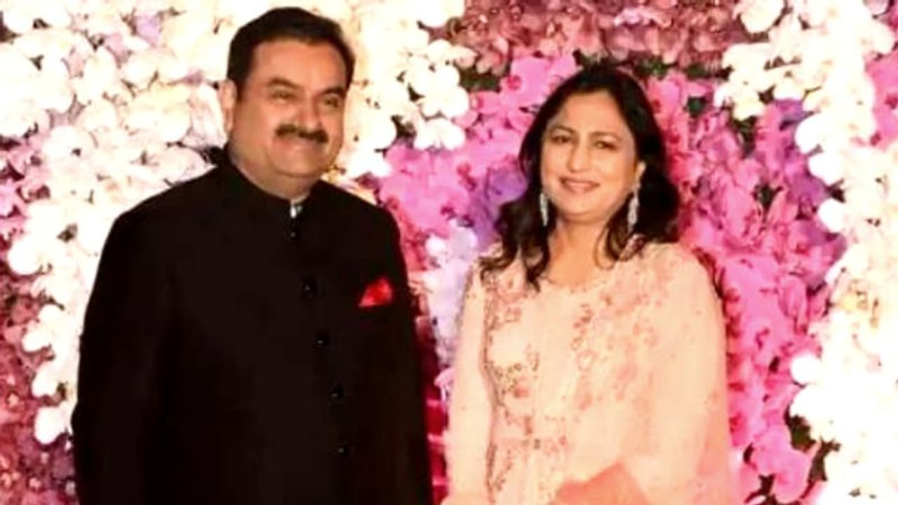 'കോടീശ്വരി, ജീവകാരുണ്യ പ്രവർത്തക'; ആരാണ് അദാനി ഫൗണ്ടേഷന്റെ സ്ഥാപക പ്രീതി അദാനി? 'കോടീശ്വരി, ജീവകാരുണ്യ പ്രവർത്തക'; ആരാണ് അദാനി ഫൗണ്ടേഷന്റെ സ്ഥാപക പ്രീതി അദാനി?