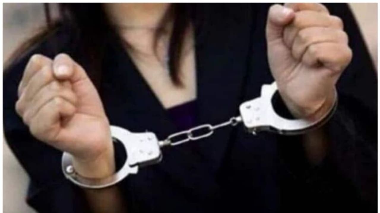 హైద్రాబాద్ లో జిలెటిన్ స్టిక్స్ కలకలం: ముగ్గురి అరెస్ట్, మరో ముగ్గురి కోసం గాలింపు