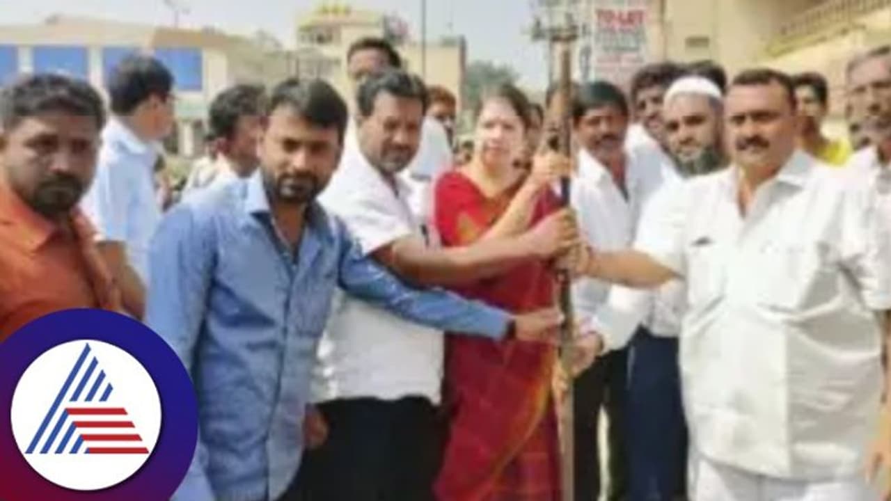 ರಾಮ​ನ​ಗ​ರ ಕ್ಷೇತ್ರ​ದ​ಲ್ಲೀಗ ಗುದ್ದಲಿಪೂಜೆಗೆ ಪೈಪೋಟಿ: ಒಂದೇ ಕಾಮ​ಗಾ​ರಿಗೆ 3 ಬಾರಿ ಭೂಮಿಪೂಜೆ!