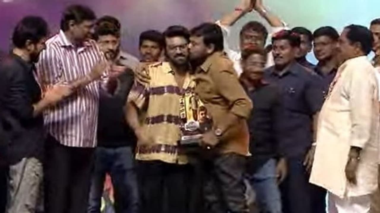 రామ్‌చరణ్‌కి జాతీయ అవార్డు రాలేదు, కానీ.. చిరు ఆసక్తికర వ్యాఖ్యలు.. ఆస్కార్‌కి వెళ్లడం తండ్రిగా గర్వపడుతున్నా