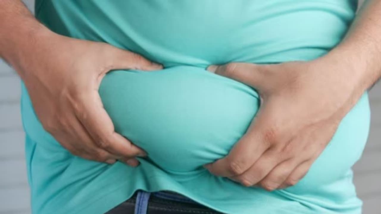 അടിവയർ ഒതുക്കാൻ ഡയറ്റില് നിന്ന് ഒഴിവാക്കാം ഈ ഭക്ഷണങ്ങള്... അടിവയർ ഒതുക്കാൻ ഡയറ്റില് നിന്ന് ഒഴിവാക്കാം ഈ ഭക്ഷണങ്ങള്...