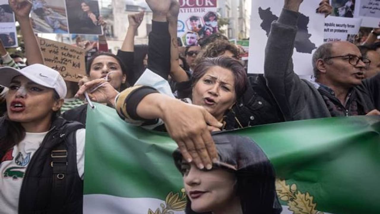 26 ദിവസത്തിനുള്ളിൽ ഇറാൻ നടപ്പിലാക്കിയത് 55 പേരുടെ വധശിക്ഷ 26 ദിവസത്തിനുള്ളിൽ ഇറാൻ നടപ്പിലാക്കിയത് 55 പേരുടെ വധശിക്ഷ