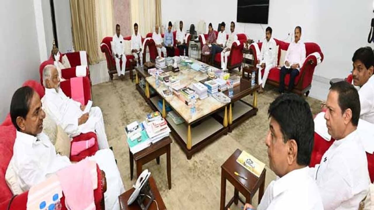 ప్రగతి భవన్ లో బీఆర్ఎస్ పార్లమెంటరీ పార్టీ భేటీ: పార్లమెంట్ లో అనుసరించాల్సిన వ్యూహంపై చర్చ