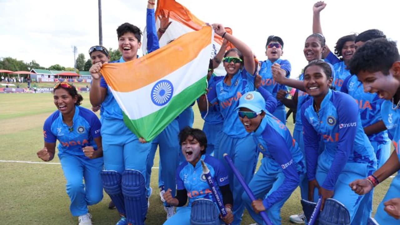 അഭിമാന നിമിഷം! പ്രഥമ അണ്ടര് 19 വനിതാ ട്വന്റി 20 ലോകകപ്പ് കിരീടം ഇന്ത്യക്ക് അഭിമാന നിമിഷം! പ്രഥമ അണ്ടര് 19 വനിതാ ട്വന്റി 20 ലോകകപ്പ് കിരീടം ഇന്ത്യക്ക്