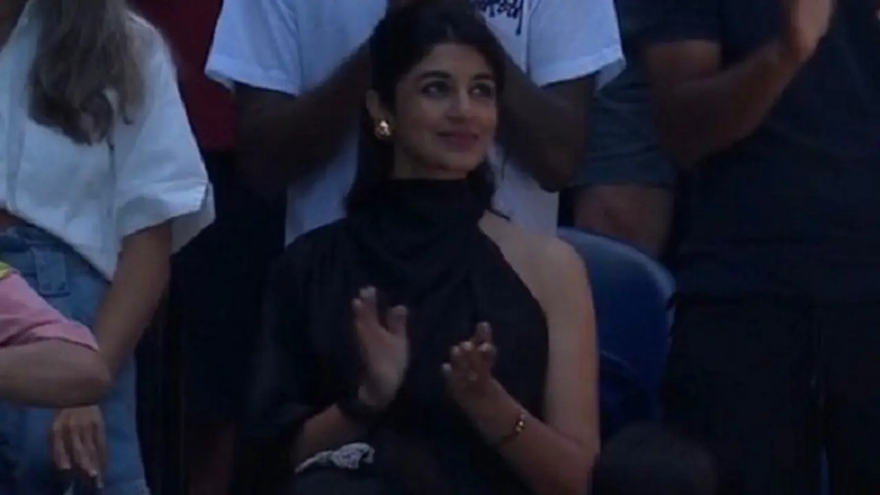 ರೋಹನ್ ಬೋಪಣ್ಣ ಪತ್ನಿಯನ್ನು "ಅತ್ಯಂತ ಸುಂದರ ಮಹಿಳೆ" ಎಂದ ಅಭಿಮಾನಿ: ಟೆನ್ನಿಸ್ ಆಟಗಾರನ ಪ್ರತಿಕ್ರಿಯೆ ಹೀಗಿದೆ..! ರೋಹನ್ ಬೋಪಣ್ಣ ಪತ್ನಿಯನ್ನು "ಅತ್ಯಂತ ಸುಂದರ ಮಹಿಳೆ" ಎಂದ ಅಭಿಮಾನಿ: ಟೆನ್ನಿಸ್ ಆಟಗಾರನ ಪ್ರತಿಕ್ರಿಯೆ ಹೀಗಿದೆ..!