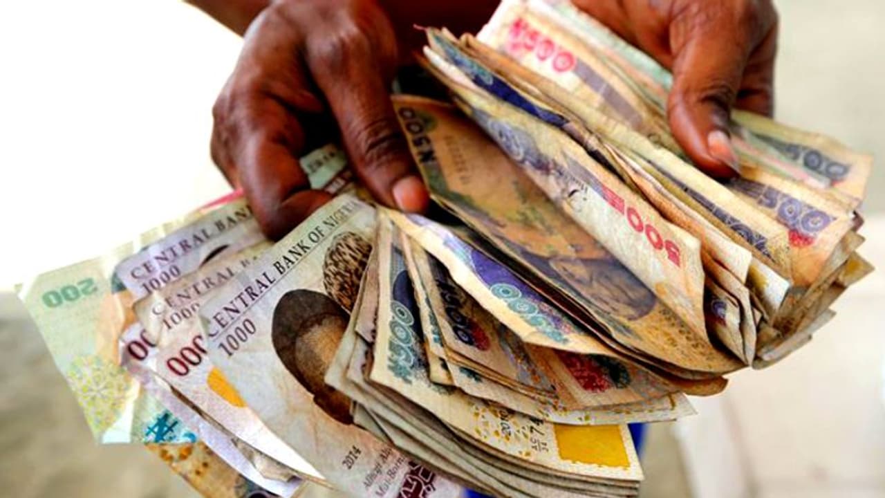 Nigeria Demonetisation: நைஜீரியாவிலும் பணமதிப்பு நீக்கம்! ஏடிஎம், வங்கிகளை சூறையாடி மக்கள் போராட்டம்! Nigeria Demonetisation: நைஜீரியாவிலும் பணமதிப்பு நீக்கம்! ஏடிஎம், வங்கிகளை சூறையாடி மக்கள் போராட்டம்!