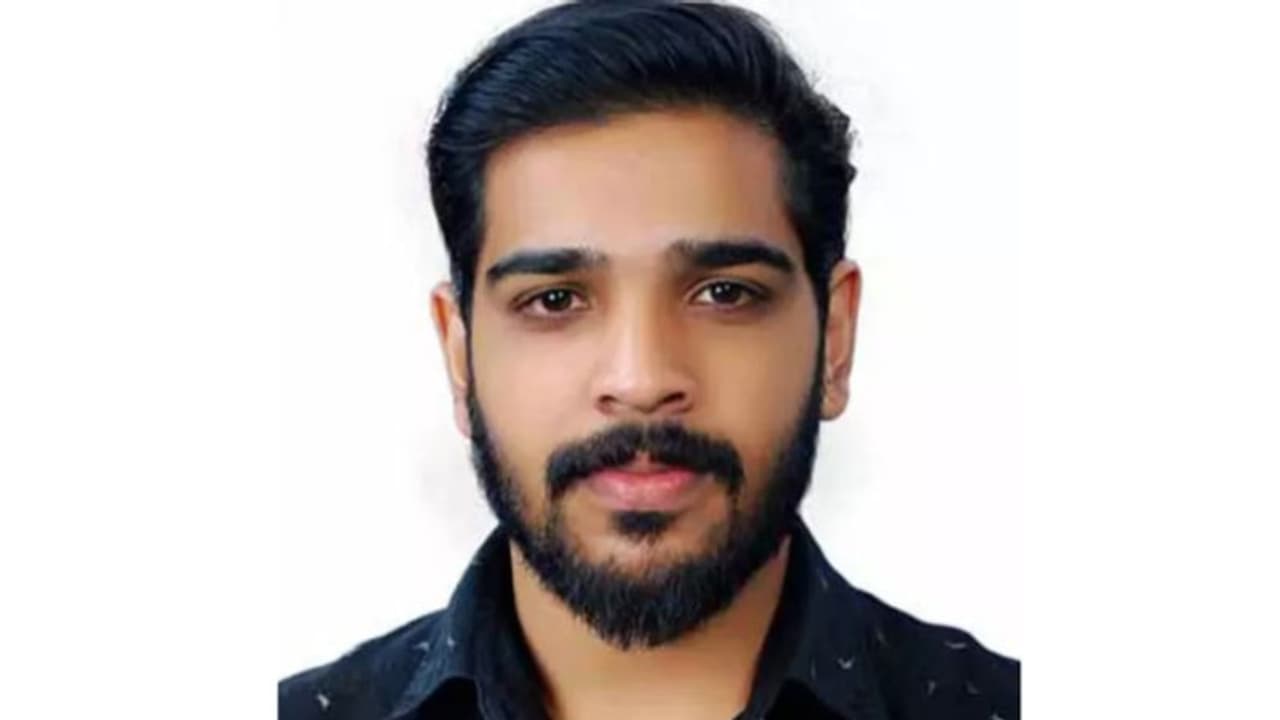 വിസിറ്റ് വിസയില്‍ ഒരു മാസം മുമ്പെത്തിയ യുവാവ് ഹൃദയാഘാതം മൂലം മരിച്ചു