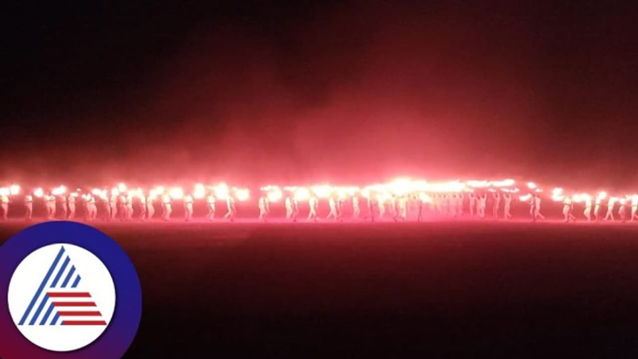 Udupi: ಕಾರ್ಕಳದಲ್ಲಿ ಅಪರೂಪದ ಪೊಲೀಸ್ ಪಂಜಿನ ಕವಾಯತು: ಮೈಸೂರು ದಸರಾ ನೆನಪಿಸಿದ ಆಯೋಜನೆ