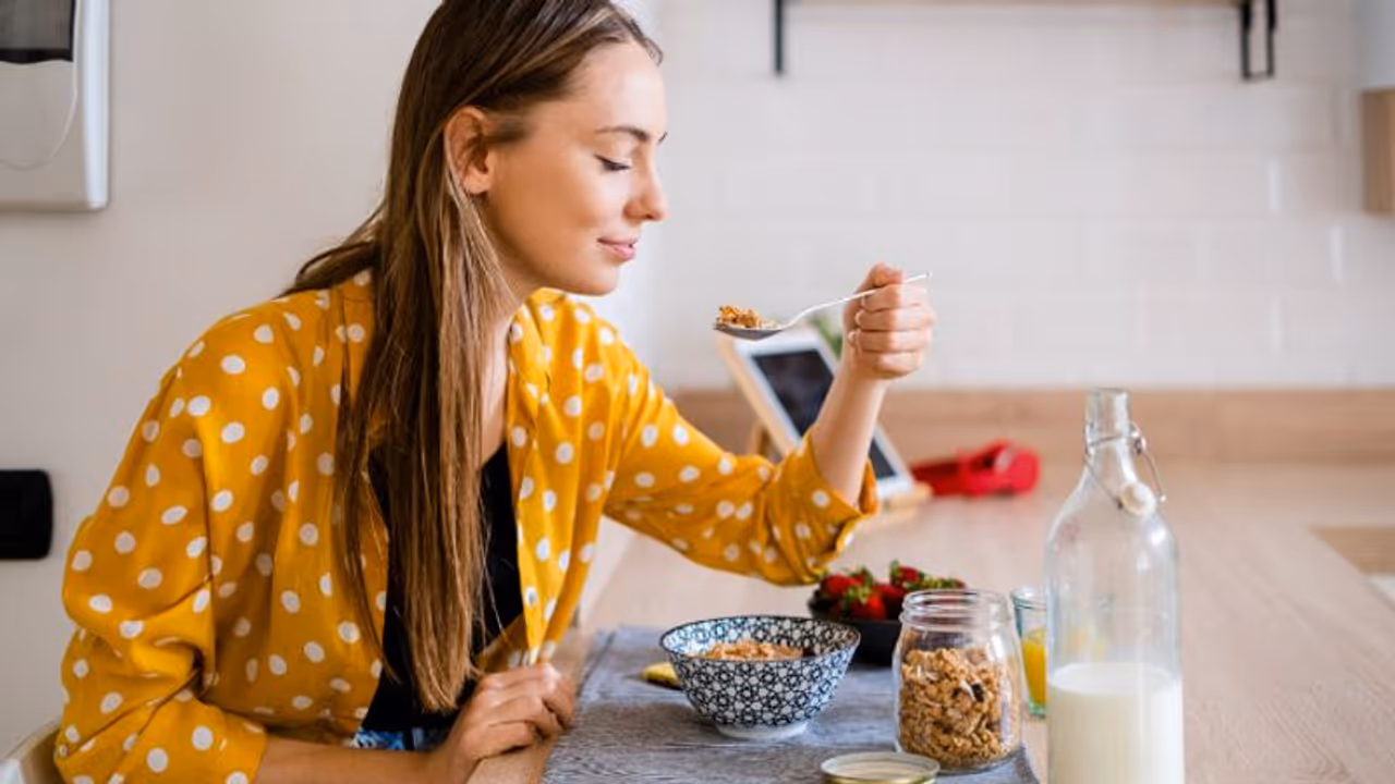 పాలను తాగకపోయినా పర్లేదు.. కానీ వీటిని మాత్రం పక్కాగా తినండి.. లేదంటే బోలు ఎముకల వ్యాధి వస్తుంది పాలను తాగకపోయినా పర్లేదు.. కానీ వీటిని మాత్రం పక్కాగా తినండి.. లేదంటే బోలు ఎముకల వ్యాధి వస్తుంది