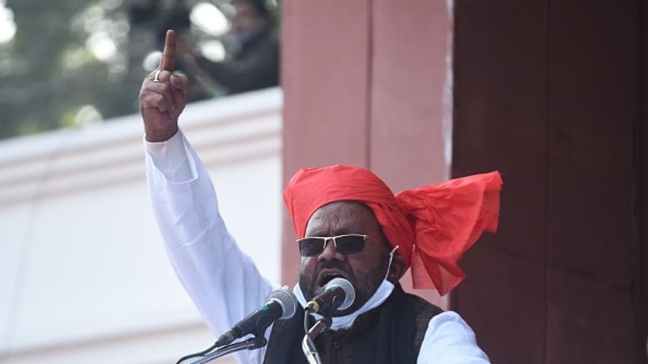 ಗ್ಯಾನವಾಪಿ ಮಸೀದಿಯಂತೆ ದೇಗುಲಗಳ ಸಮೀಕ್ಷೆ ಮಾಡಬೇಕು: ಎಸ್ಪಿ ನಾಯಕನ ಹೇಳಿಕೆಗೆ ತೀವ್ರ ಆಕ್ರೋಶ ಗ್ಯಾನವಾಪಿ ಮಸೀದಿಯಂತೆ ದೇಗುಲಗಳ ಸಮೀಕ್ಷೆ ಮಾಡಬೇಕು: ಎಸ್ಪಿ ನಾಯಕನ ಹೇಳಿಕೆಗೆ ತೀವ್ರ ಆಕ್ರೋಶ