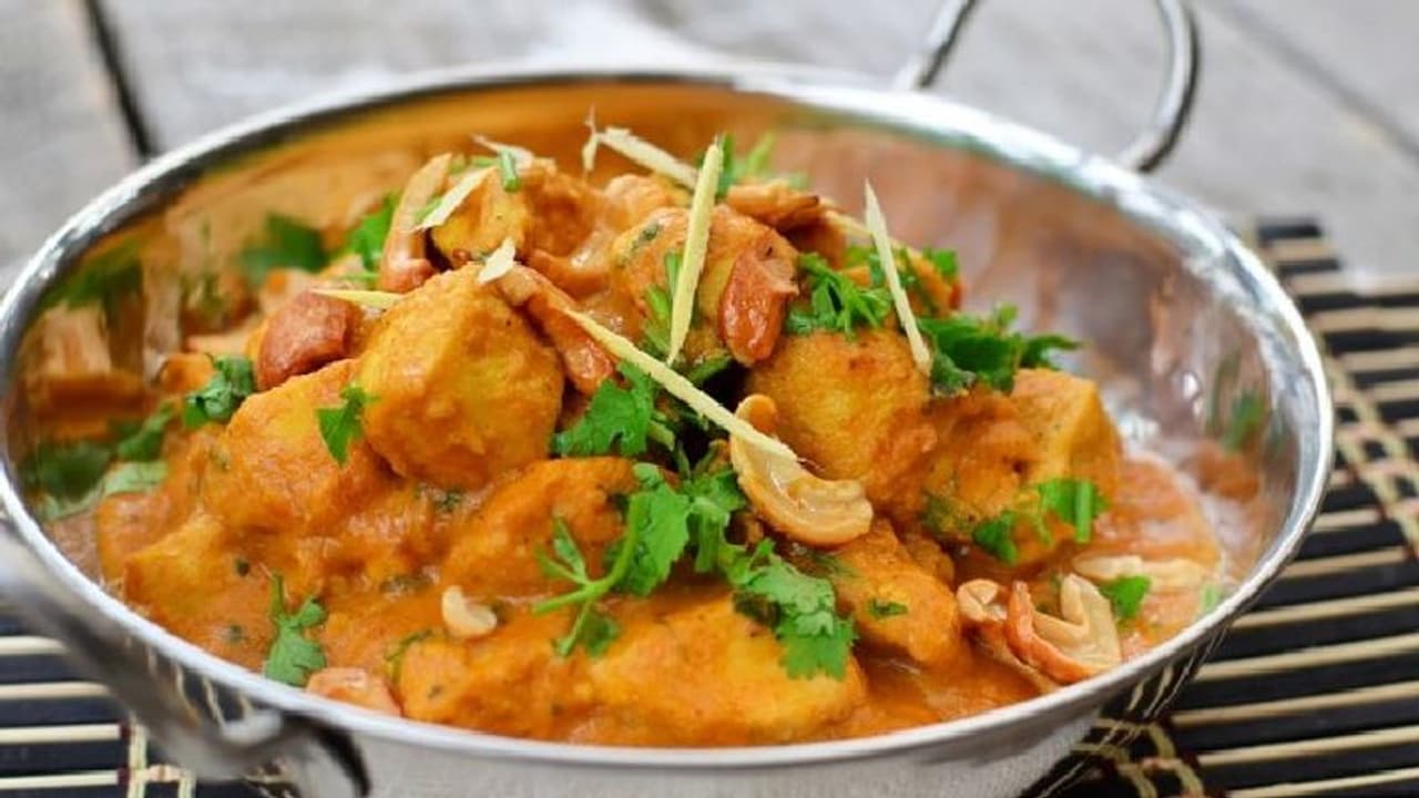 ஆல் இன் ஒன் “சிக்கன் முந்திரி கிரேவி” ஈஸியா செய்யலாம் வாங்க!