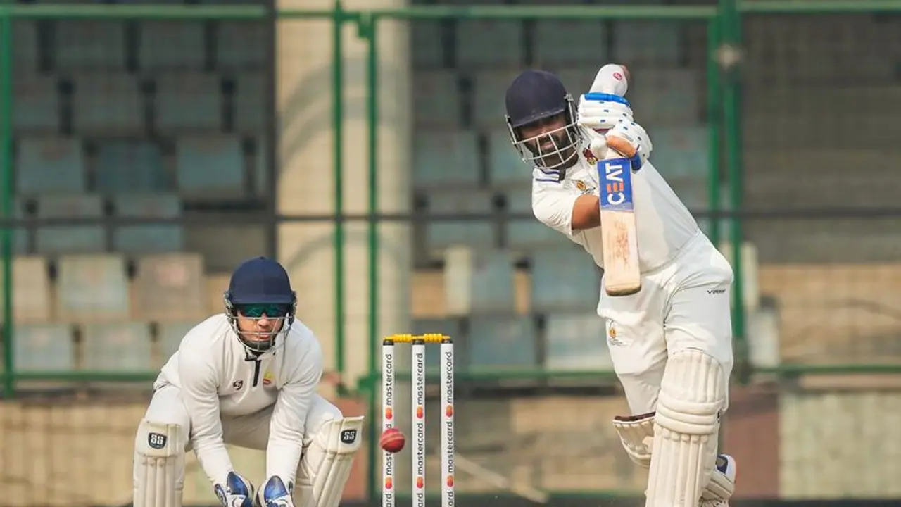 ದೇಸಿ ಕ್ರಿಕೆಟ್ ಋುತು ಆರಂಭ: ರಣಜಿ ಟ್ರೋಫಿ ಟೂರ್ನಿಯ ವೇಳಾಪಟ್ಟಿ ಪ್ರಕಟ ದೇಸಿ ಕ್ರಿಕೆಟ್ ಋುತು ಆರಂಭ: ರಣಜಿ ಟ್ರೋಫಿ ಟೂರ್ನಿಯ ವೇಳಾಪಟ್ಟಿ ಪ್ರಕಟ