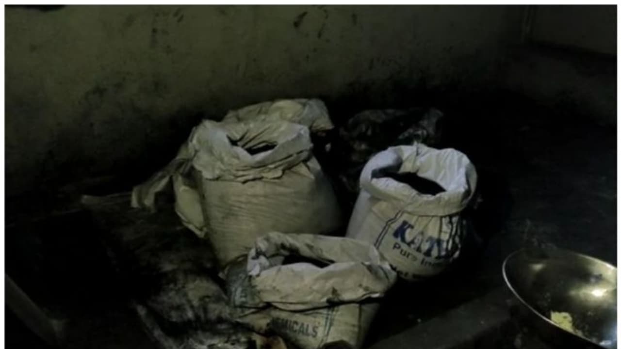  കൊരട്ടിയിൽ അനധികൃത വെടിമരുന്നുശാലയിൽ നിന്ന് നാൽപതുകിലോ വെടിമരുന്ന് പിടികൂടി