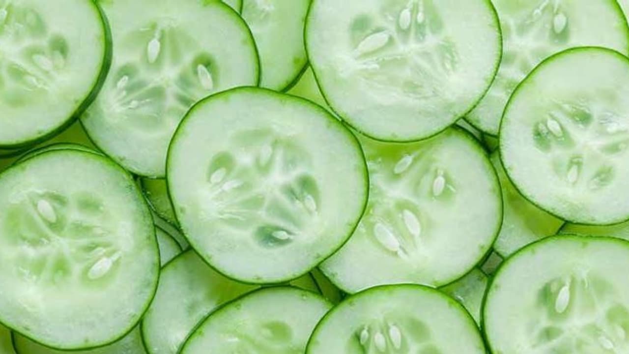 വെള്ളരിക്ക കഴിച്ചാലുള്ള ആരോഗ്യഗുണങ്ങളിതാ... വെള്ളരിക്ക കഴിച്ചാലുള്ള ആരോഗ്യഗുണങ്ങളിതാ...