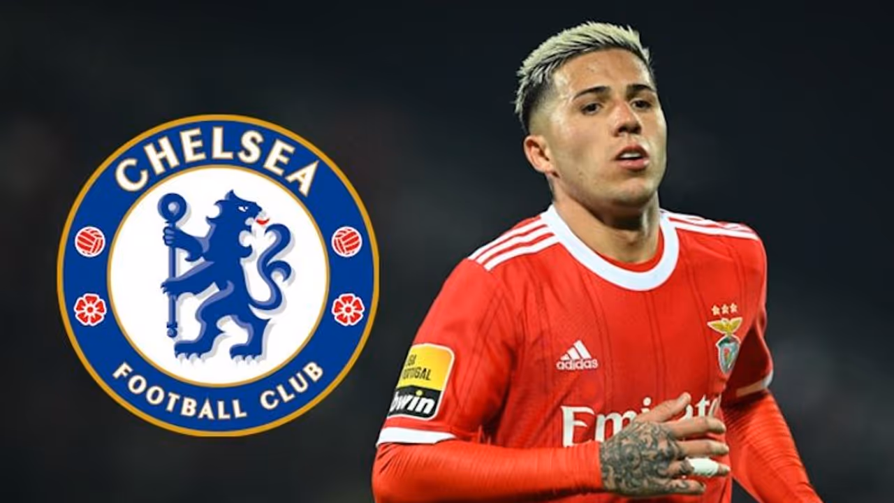 Benfica's Roger Schmidt lashes out at Enzo Fernandez over record breaking move to Chelsea Benfica's Roger Schmidt lashes out at Enzo Fernandez over record breaking move to Chelsea