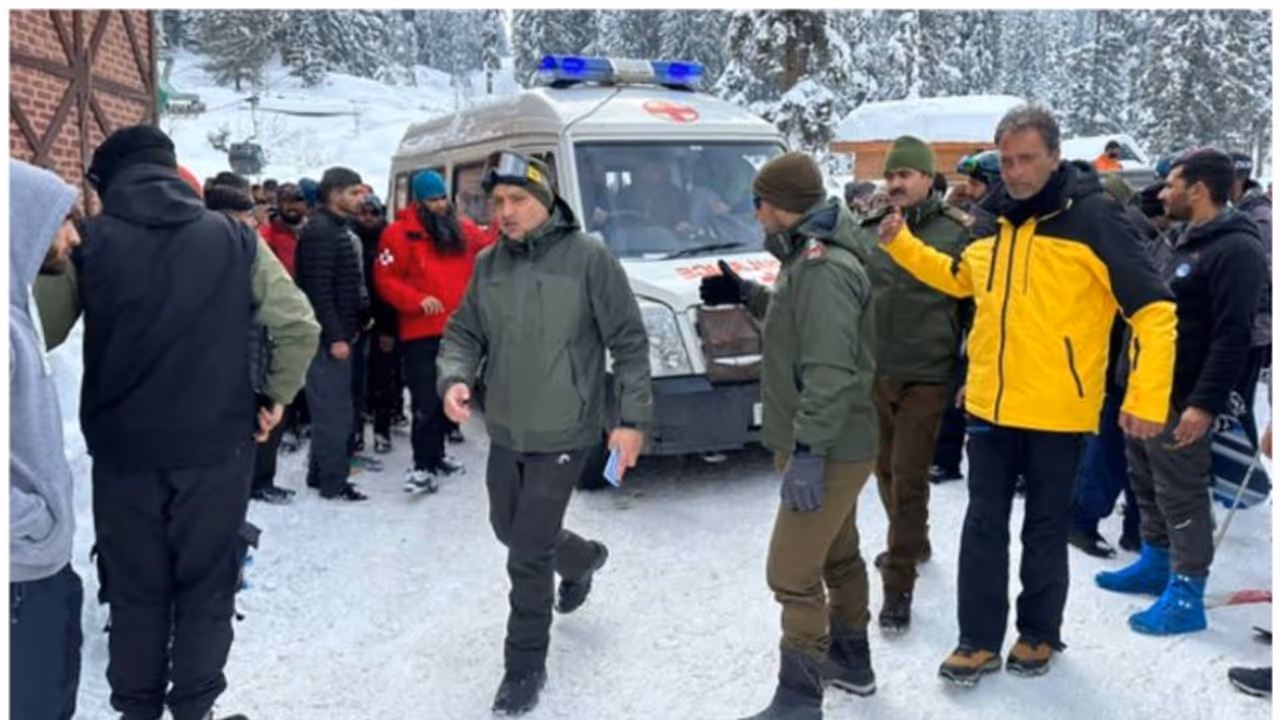 ముంచెత్తిన హిమపాతం.. ఇద్దరు విదేశీయుల మృతి.. ముంచెత్తిన హిమపాతం.. ఇద్దరు విదేశీయుల మృతి..