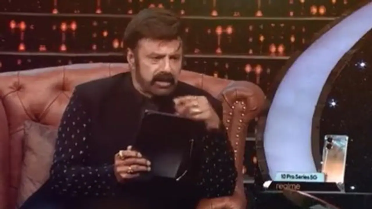 అసత్య ప్రచారం చేస్తున్నారు.. : నర్సులపై చేసిన వ్యాఖ్యలపై నందమూరి బాలకృష్ణ వివరణ అసత్య ప్రచారం చేస్తున్నారు.. : నర్సులపై చేసిన వ్యాఖ్యలపై నందమూరి బాలకృష్ణ వివరణ