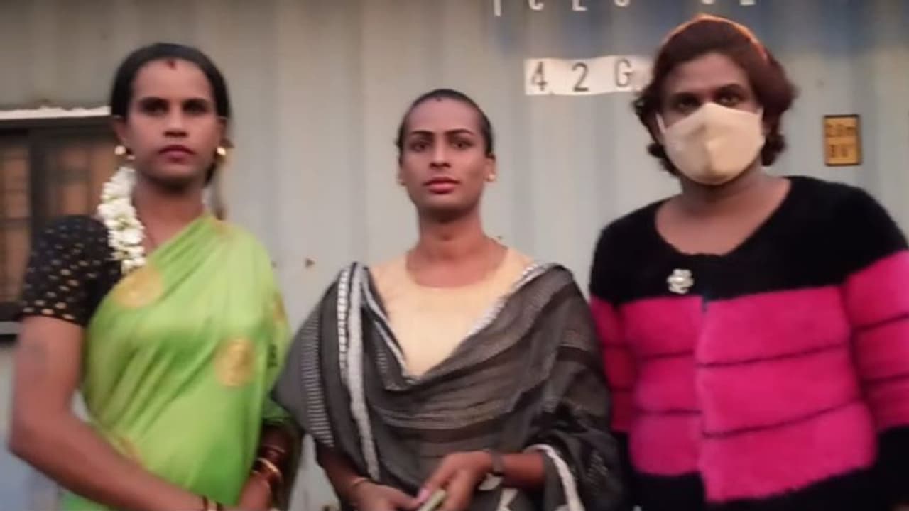 ಭಿಕ್ಷಾಟನೆ, ಸೆಕ್ಸ್ ವರ್ಕ್ ಬಿಟ್ಟು ಹೋಟೆಲ್ ಆರಂಭ: ಸ್ವಾವಲಂಬಿ ಬದುಕು ಕಟ್ಟಿಕೊಂಡ ಮಂಗಳಮುಖಿಯರು ! ಭಿಕ್ಷಾಟನೆ, ಸೆಕ್ಸ್ ವರ್ಕ್ ಬಿಟ್ಟು ಹೋಟೆಲ್ ಆರಂಭ: ಸ್ವಾವಲಂಬಿ ಬದುಕು ಕಟ್ಟಿಕೊಂಡ ಮಂಗಳಮುಖಿಯರು !