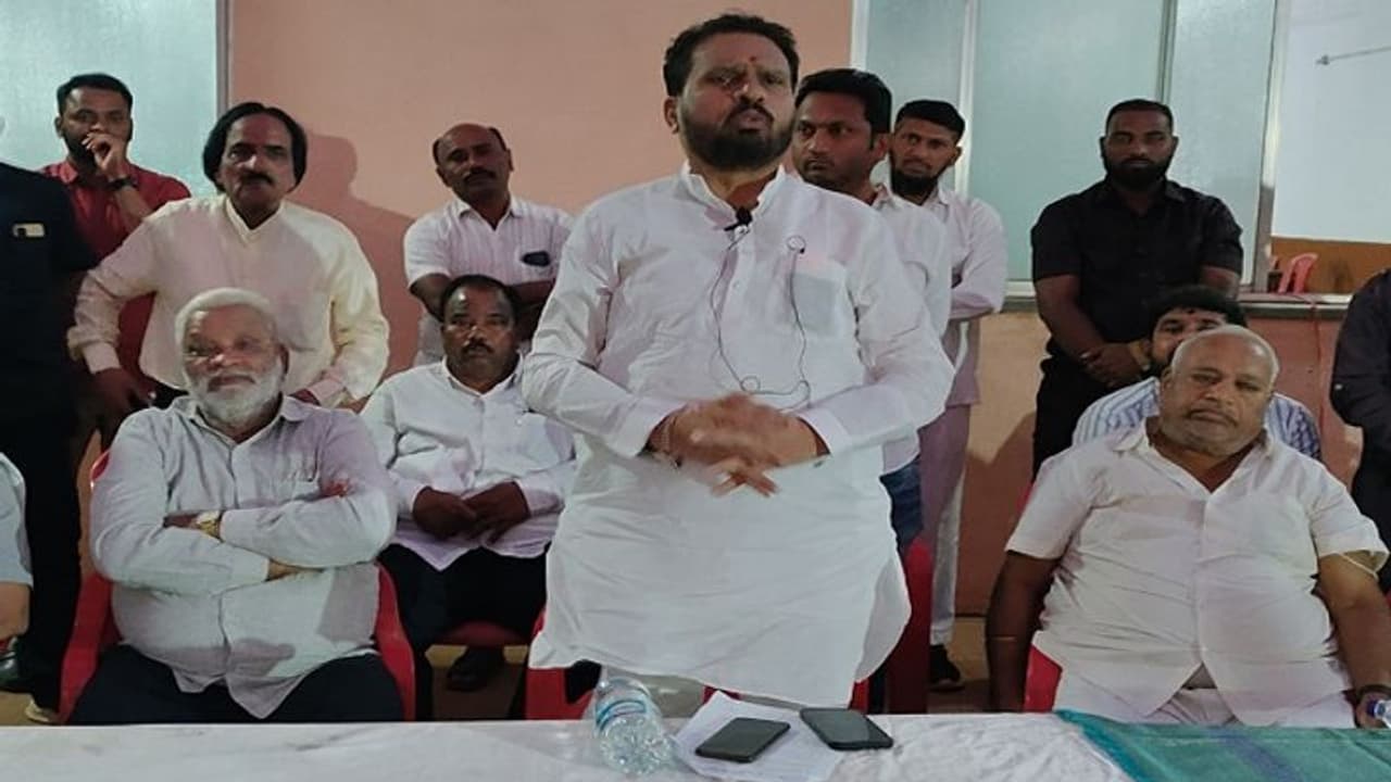 ಬಿಜೆಪಿ ಹಿರಿಯರು ನಿದ್ರೆಗೆ ಜಾರಿದ್ದರೆ, ಹೊಸಬರಿಂದ ಹಗಲುಗನಸು: ರಾಜಶೇಖರ ಪಾಟೀಲ್ ಬಿಜೆಪಿ ಹಿರಿಯರು ನಿದ್ರೆಗೆ ಜಾರಿದ್ದರೆ, ಹೊಸಬರಿಂದ ಹಗಲುಗನಸು: ರಾಜಶೇಖರ ಪಾಟೀಲ್